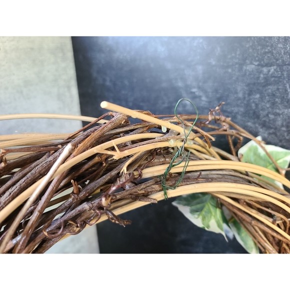 Vintage Spring Lily Wreath - Picture 10 of 10